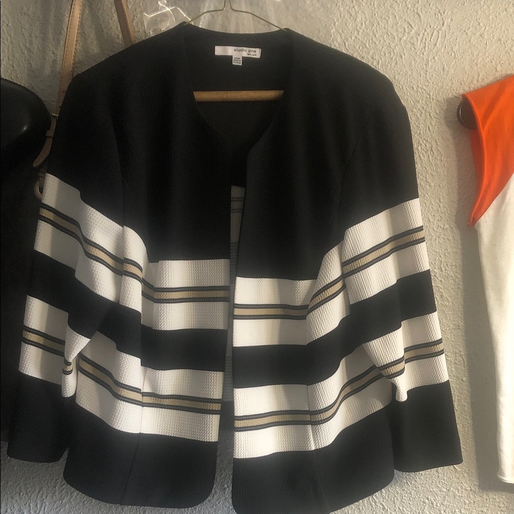 Studio One Elegant Black Garment